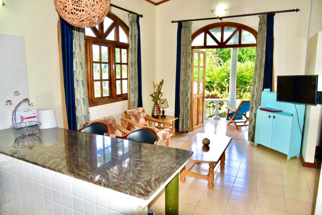 La Petite Maison And Sea Splash Baie Sainte Anne Eksteriør billede